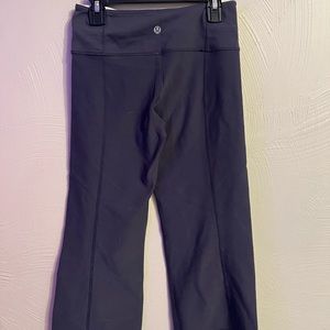 reversible lululemon capri yoga pants
